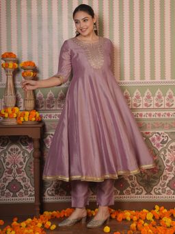 ARAMYA - Women Mauve Silk Blend Round Neck Embroidered Thread Work Kurta with Pant