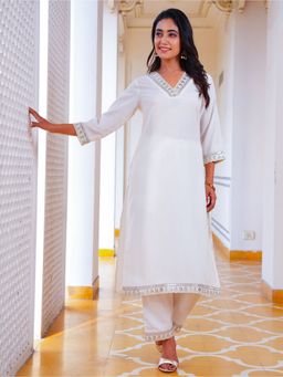 ARAMYA - Women Off White Cotton Slub V-Neck Embroidered Kurta with Pant