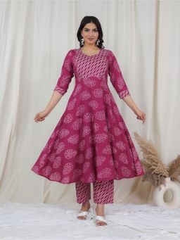 ARAMYA - Women Mauve Pure Cotton Round Neck Floral Printed Kurta with Pant
