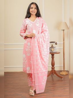 Atha Fashion - Pink Rangliya Kurta with Pant & Dupatta