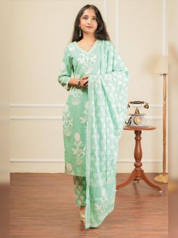 Atha Fashion - Green Rangliya Kurta with Pant & Dupatta