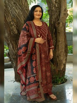 Atha Fashion - Rusty Regalia Printed Kurta with Pant & Dupatta