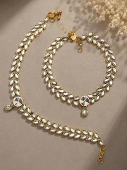 OOMPH - Women Gold Tone Kundan Ethnic Payal Anklets