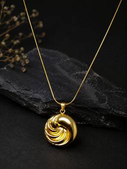 OOMPH - Gold Anti Tarnish Round Swirl Pendant Necklace