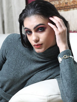 Odette - Cute Pearl Embellished with A Heart Bracelet