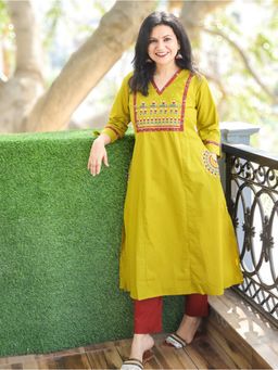 DESI SANDOOK - Yellow Cotton Printed Straight Kurta