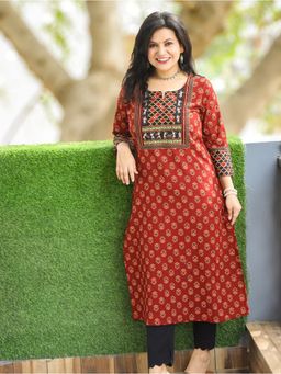 DESI SANDOOK - Maroon Cotton Printed Straight Kurta