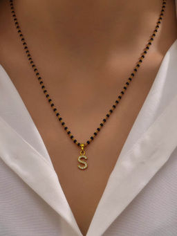 Digital Dress Room - S Letter Short Initial Pendant Mangalsutra