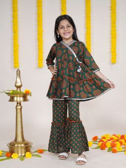 KiddoPanti - Girls Ethnic Motif Printed Kurta with Sharara (Set of 2)