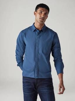 Levi's - Men Solid Slim Fit Redloop Poplin Shirt