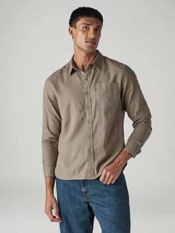 Levi's - Men Solid Slim Fit Shirt