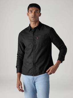 Levi's - Men Solid Slim Fit Shirt