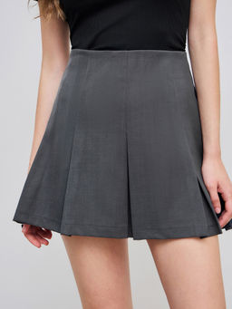 Cider - Solid Mid Waist Pleated Skirt