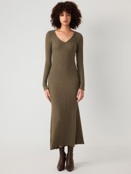 Cider - V-Neck Solid Maxi Dress