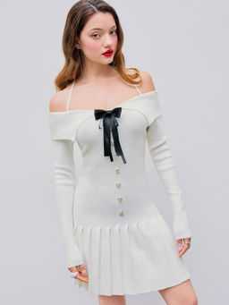 Cider - Off-Shoulder Bowknot Pleated Knitted Mini Dresses