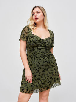 Cider - Mesh Sweetheart Floral Ruched Lettuce Trim Mini Dress Curve & Plus