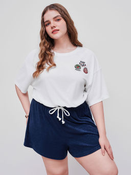 Cider - Round Neckline Badge Graphic Top & Mid Rise Solid Knotted Shorts Curve & Plus (Set of 2)