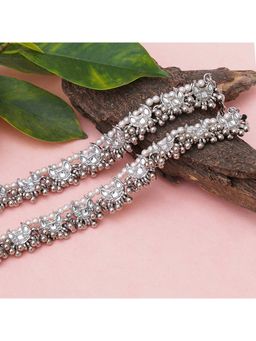 Karatcart - Oxidised Silver Pearl and Kundan Studded Anklet for Women