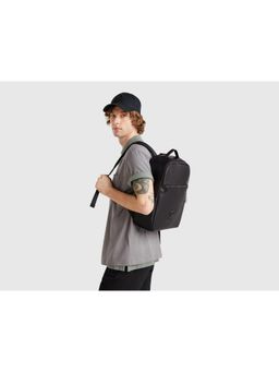 United Colors of Benetton - Men Solid Backpack - Black