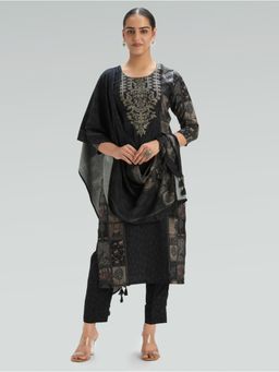 Women Plus - Black Embroidered Digitally Printed Plus Size Kurta with Pant & Dupatta