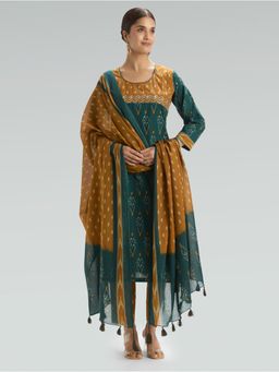 Women Plus - Green Embroidered Pure Cotton Ikkat Print Plus Size Kurta with Pant & Dupatta