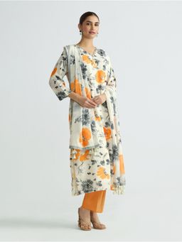 Women Plus - White Embellished Digitally Printed Linen Plus Size Kurta with Pant & Dupatta