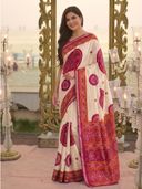 Red color option, Sold out, Currently selected