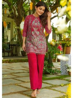 Kedar Fab - Womens Pure Silk Traditional Motiff Embroidered Short Kurta with Pant