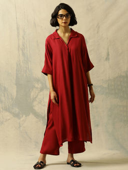 Black & Blah Blah - Women Viscose Rayon Solid Maroon Kurta and Pant