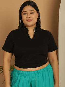 theRebelinme - Plus Size Women's Black Solid Color Mandarin Collar Crop Top