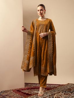 ISHIN - Women Rich Gold Velvet Embroidered Kurta with Pant and Dupatta