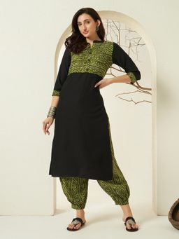 Meeranshi - Women Green Bandhani Afghani Kurta with Salwar