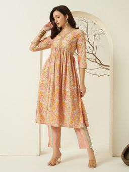 Meeranshi - Women Cream Printed Flared kurta with Pant
