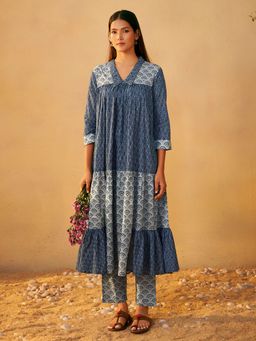 arangya - Women Printed Pure Cotton Blue Kurta and Pant