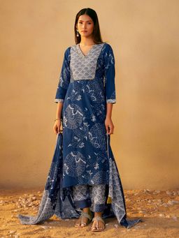 arangya - Women Floral Pure Cotton Blue Kurta with Pant and Dupatta
