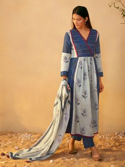 arangya - Women Printed Pure Cotton Blue Kurta with Pant and Dupatta