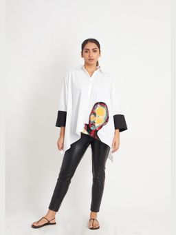 Richaa Goenka - White Loose Fit Cotton Poncho Shirt