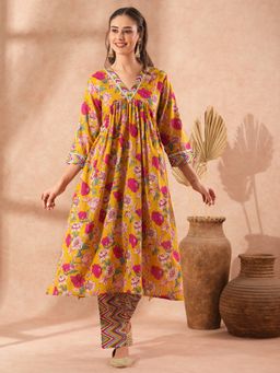 FASHOR - Yellow Floral Printed A-Line Pleated Kurta with Chevron Pant (Set of 2)
