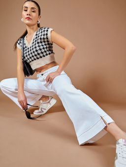 DOLCE CRUDO - Women's White Flared Mid Rise Ankle Stretchable Denim Jeans