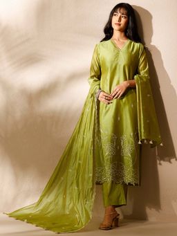 Libas - Embroidered Silk Blend Kurta With Pant & Dupatta