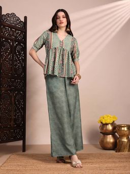 Globus - Women Green Ethnic Print V-Neck Co-Ord Set