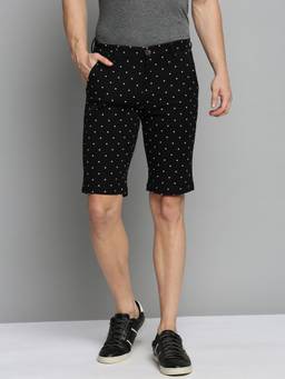 SHOWOFFFF - Men's Knee Length Black Printed Mid-rise Regular Shorts