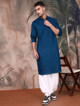 Sanwara - Men Textured Blue Kurta with Patiala