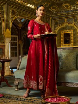 W - Red Embroidered Chanderi Kurta and Pant with Dupatta (Set of 3)