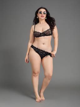 G Heist - Women Plus Size Self Design Lace Bra and Panty