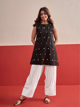 InWeave - Women's Cotton Printed Black Kurti And Pant