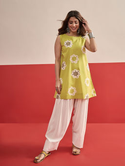 InWeave - Women's Printed Yellow Kurti And Pant