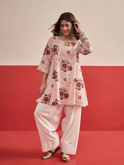 InWeave - Women Cotton Floral Pink Kurti And Pant