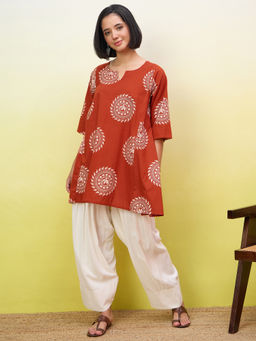 InWeave - Women's Cotton Printed Rust Kurti And Pant