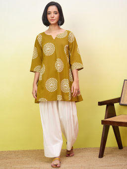 InWeave - Women Printed Yellow Kurti And Pant